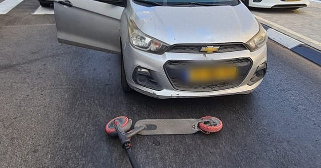 Рахате автомобиль сбил подростка, ехавшего на электросамокате