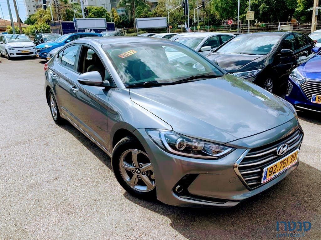 2017' Hyundai Elantra photo #1