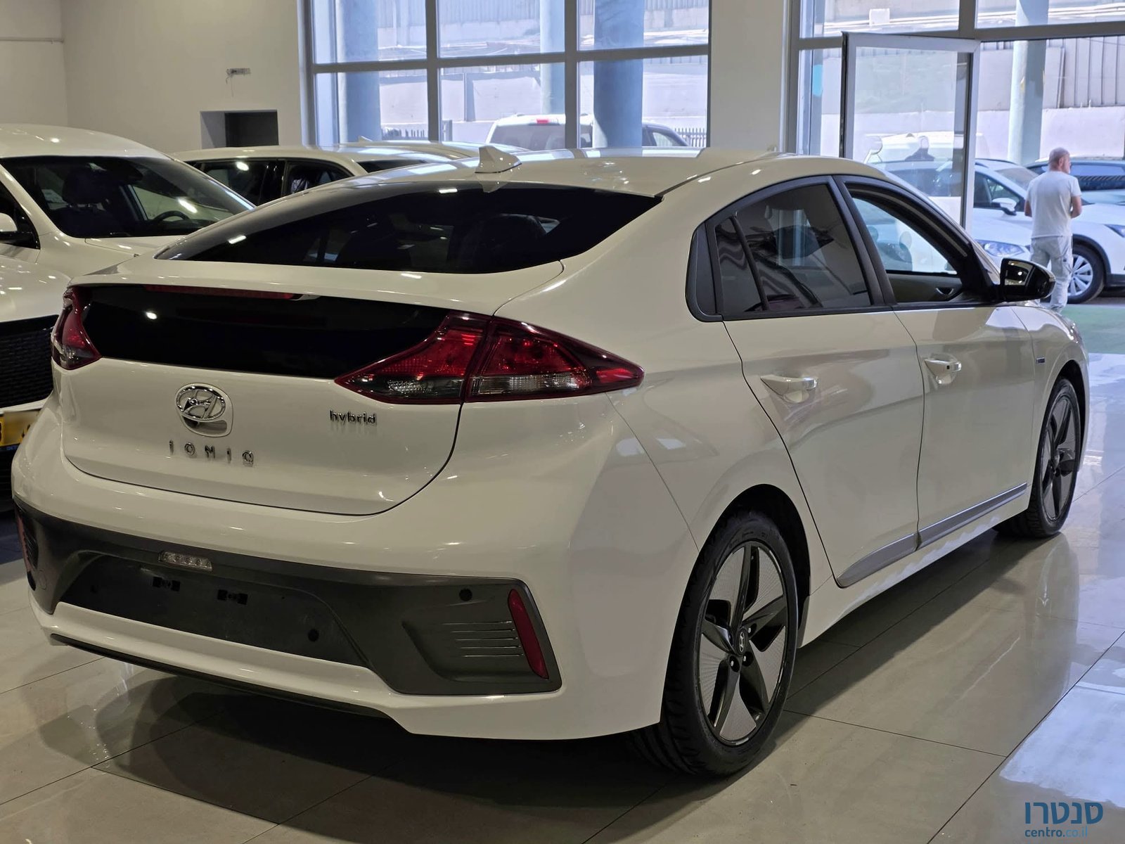 2019' Hyundai Ioniq photo #3