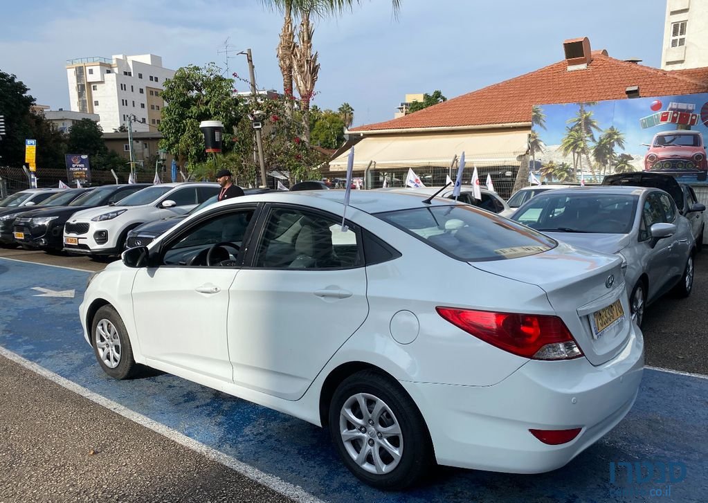 2012' Hyundai i25 יונדאי photo #4