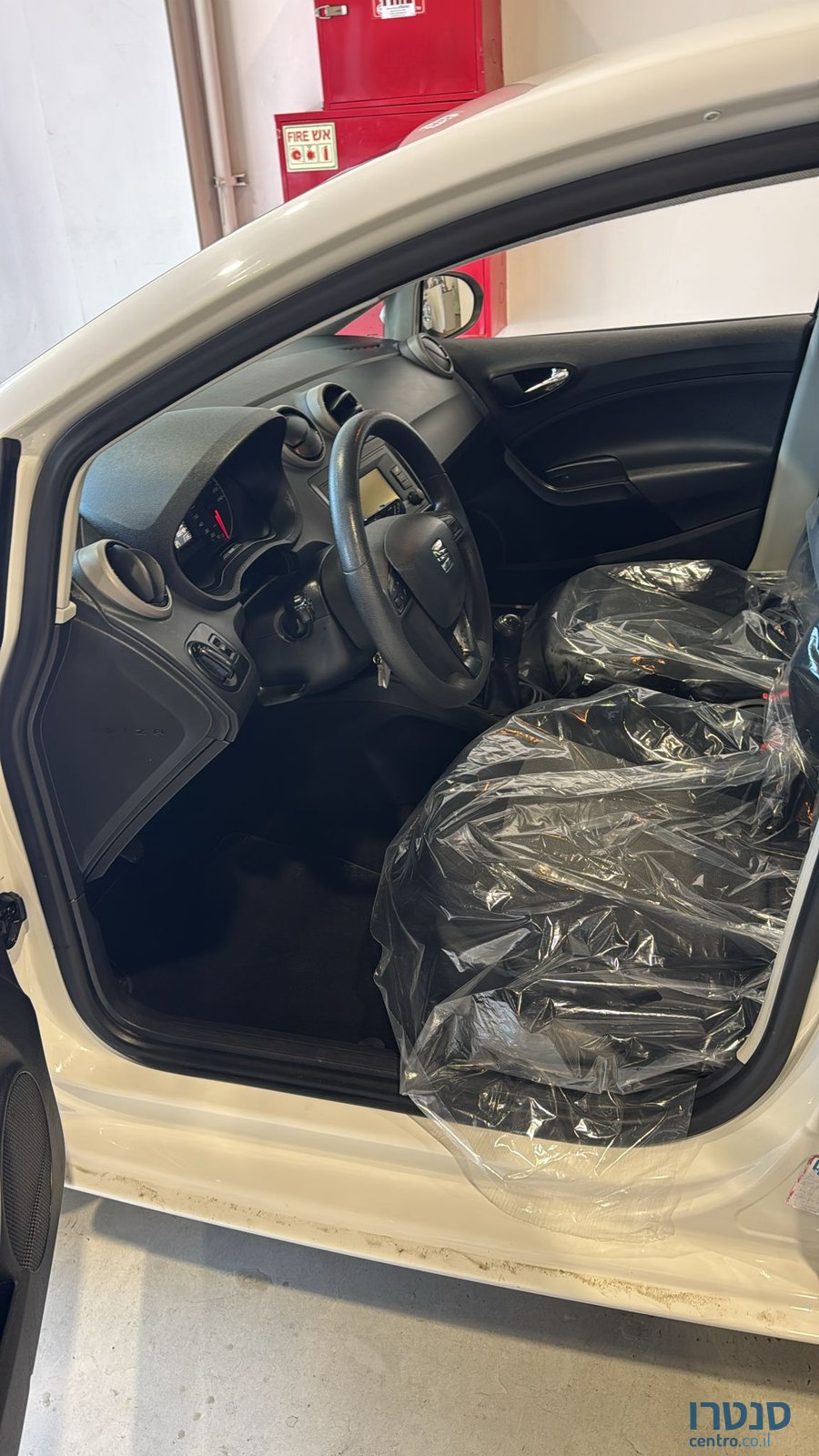 2016' SEAT Ibiza photo #5