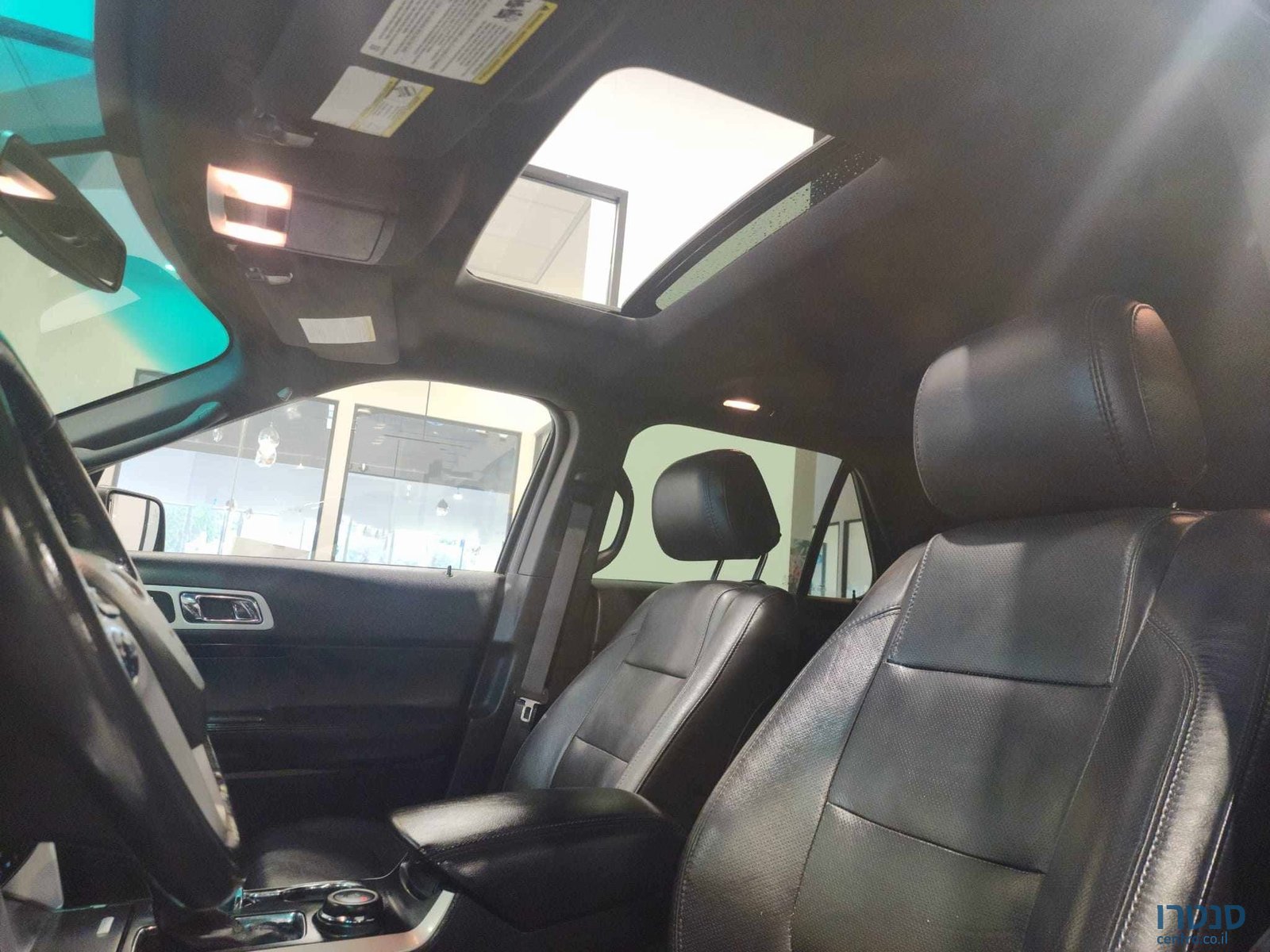 2014' Ford Explorer photo #6