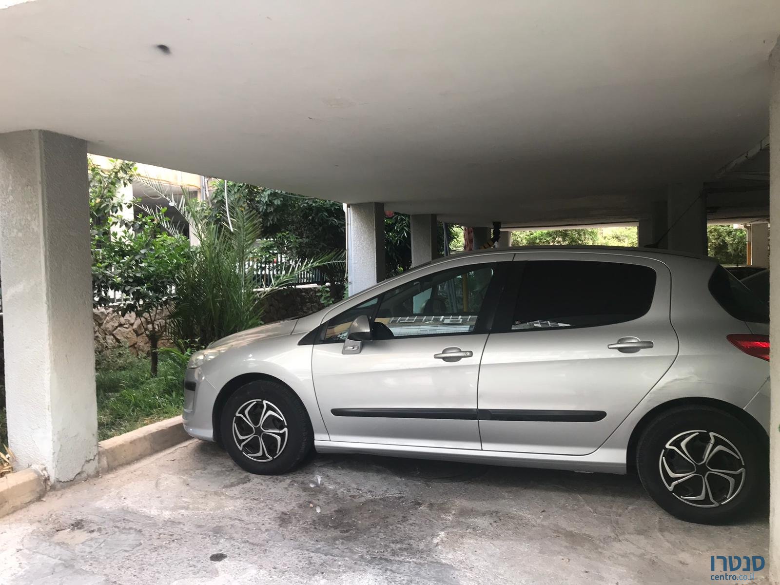 2009' Peugeot 308 photo #4