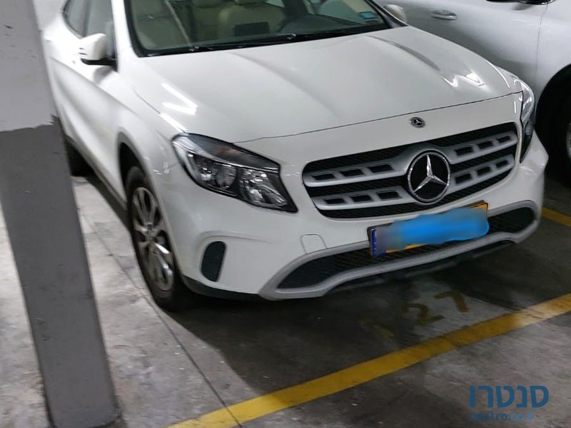 2017' Mercedes-Benz GLA מרצדס photo #3