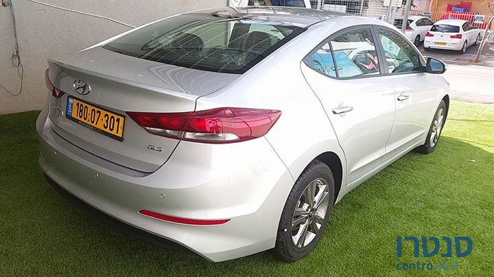 2018' Hyundai i35 photo #2