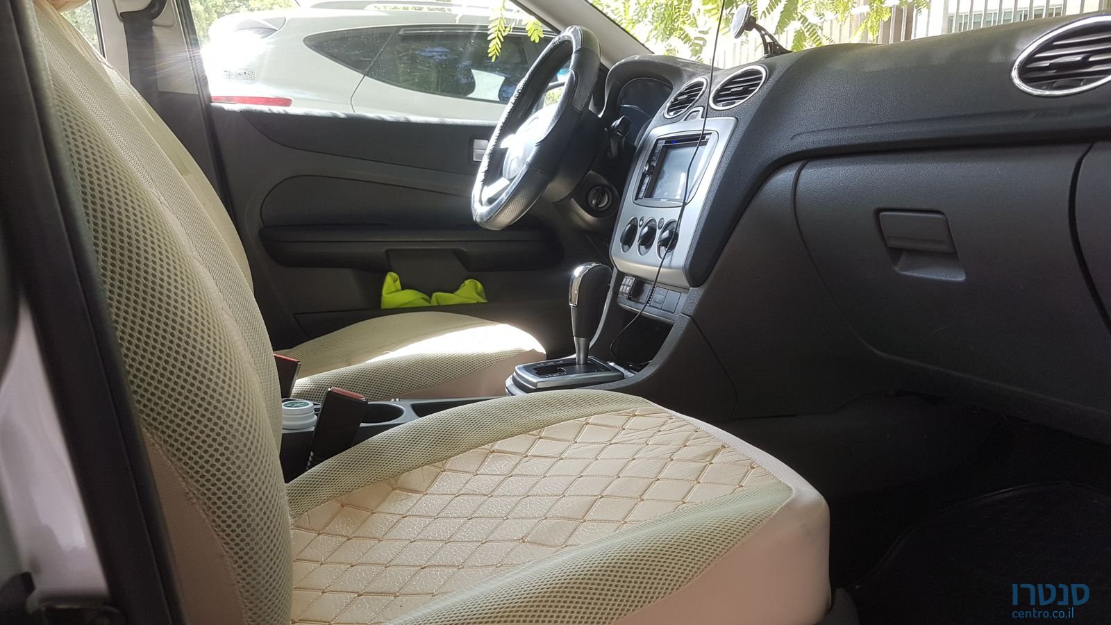 2008' Ford Focus photo #3