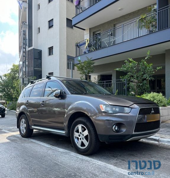 2011' Mitsubishi Outlander מיצובישי אאוטלנדר photo #1