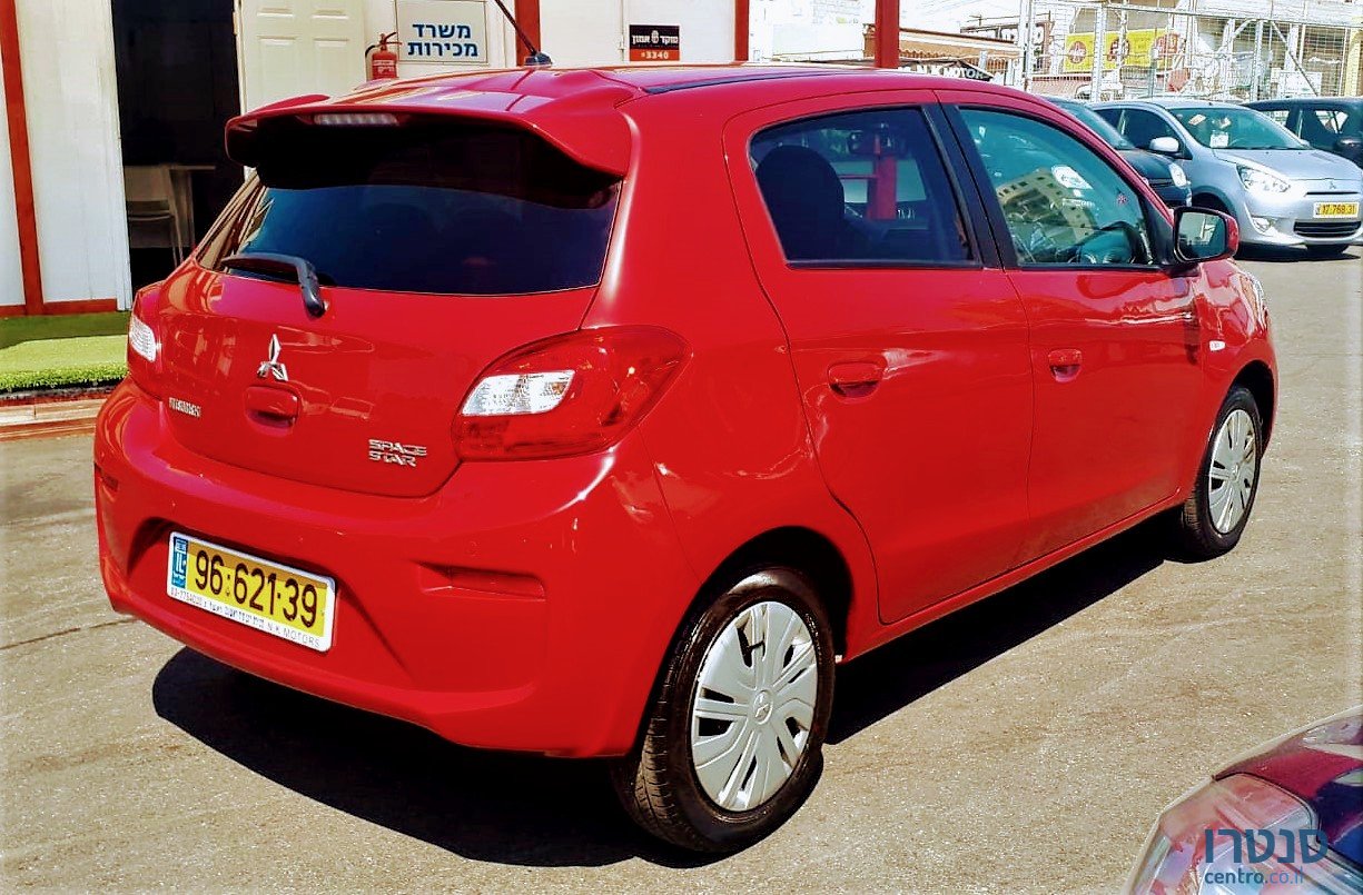 2017' Mitsubishi Space Star photo #4