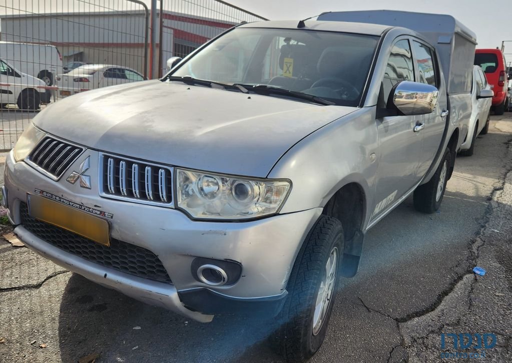 2011' Mitsubishi L200 מיצובישי טרייטון photo #1