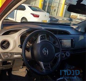 2015' Toyota Yaris טויוטה יאריס photo #1