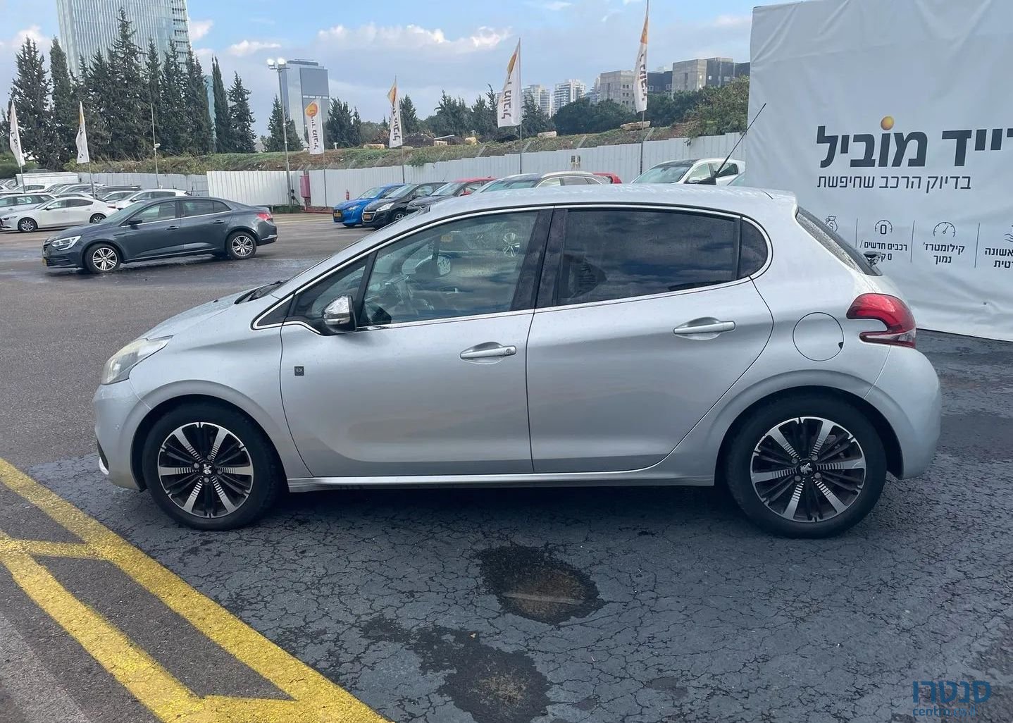 2019' Peugeot 208 פיג'ו photo #2