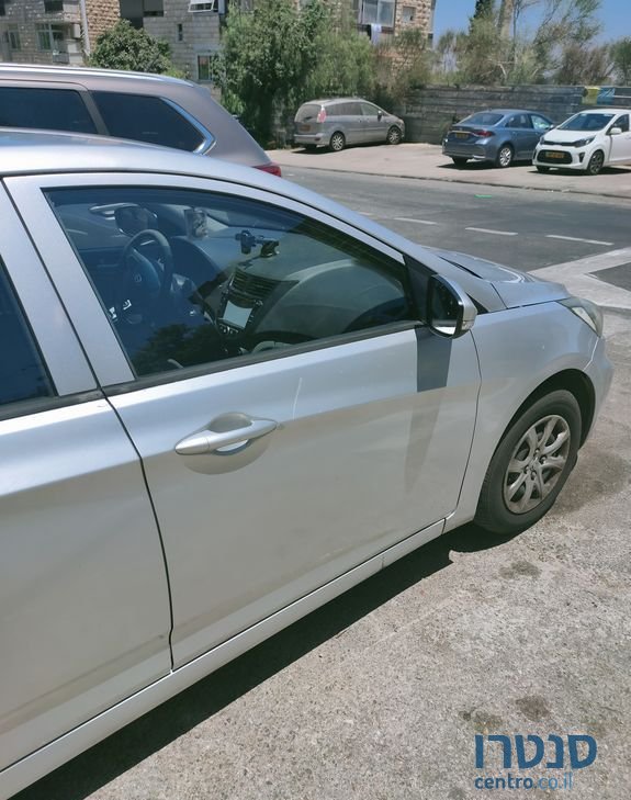 2014' Hyundai i25 יונדאי photo #3