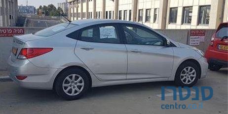 2011' Hyundai i25 i25 יונדאי photo #1