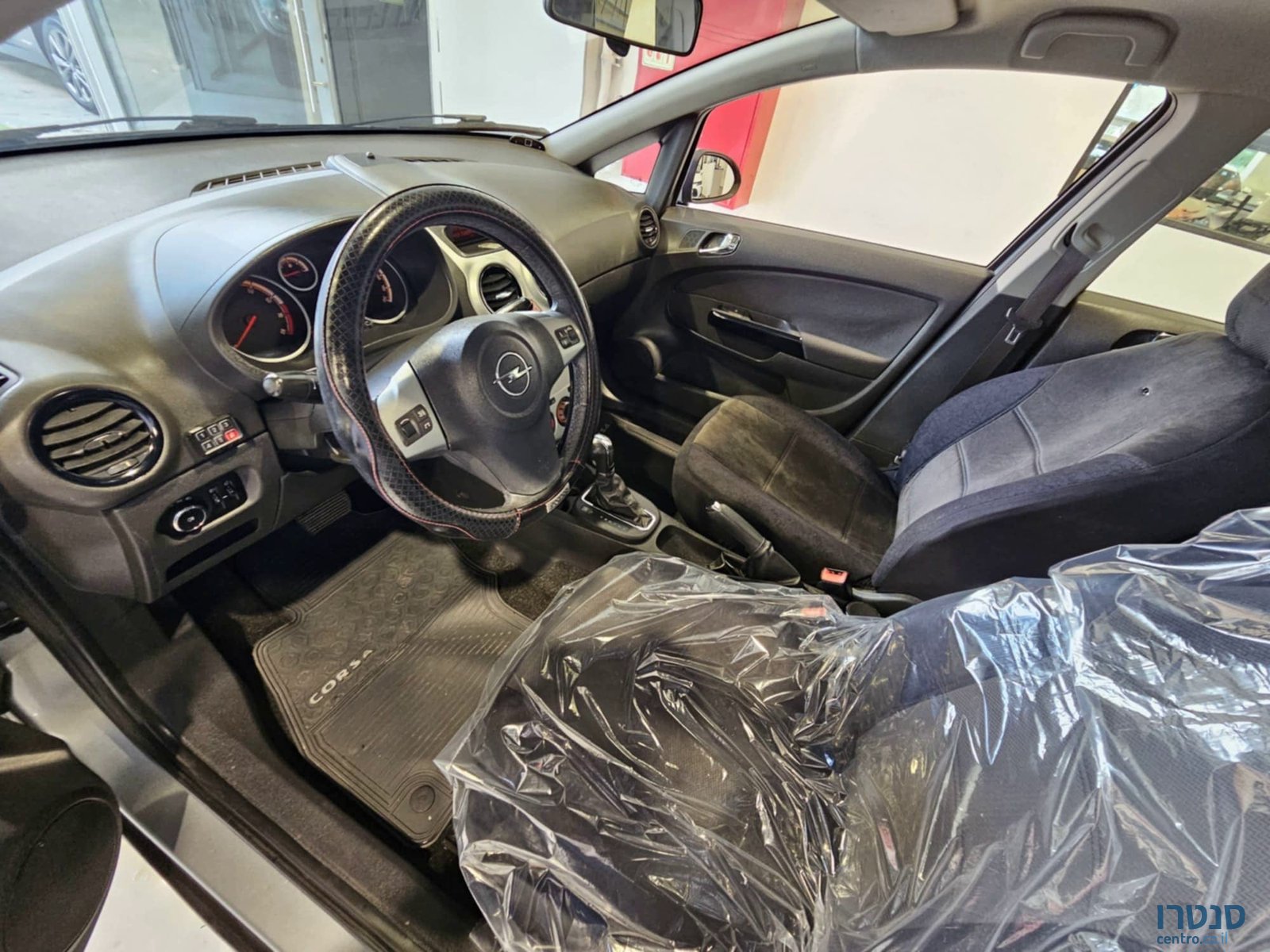 2012' Opel Corsa photo #6