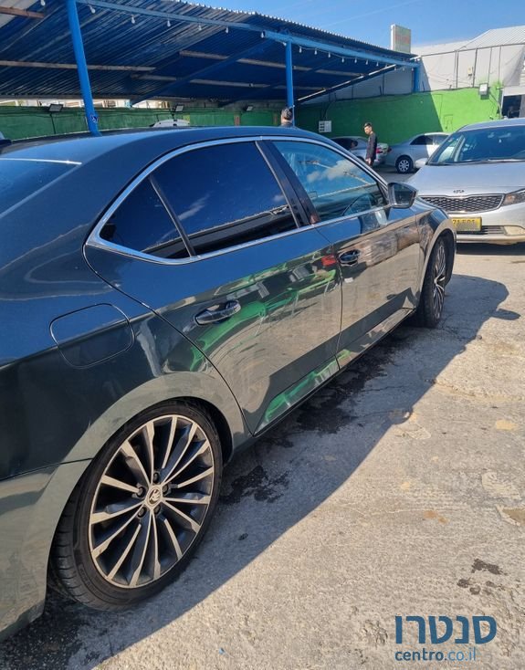 2017' Skoda Superb סקודה סופרב photo #2