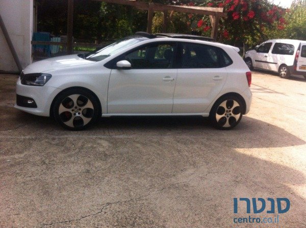 2013' Volkswagen Polo photo #4