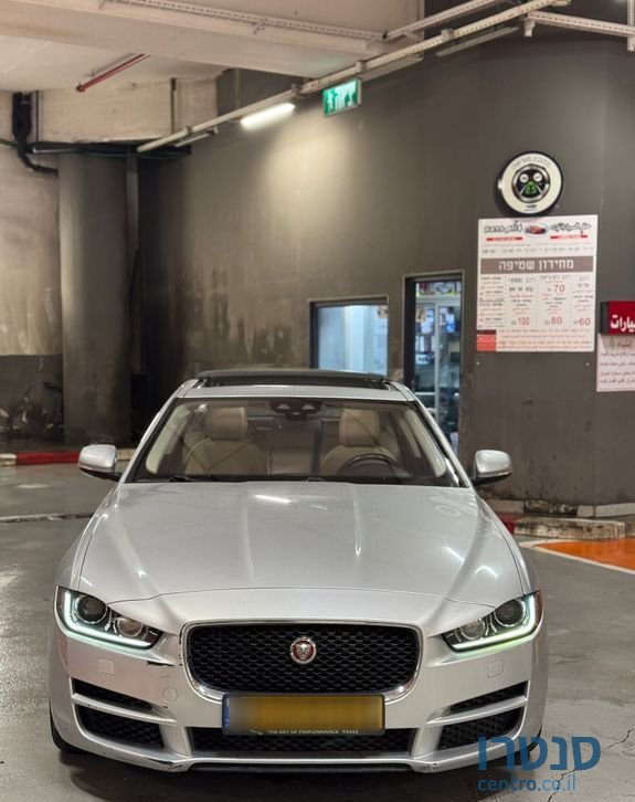 2017' Jaguar XE יגואר photo #2
