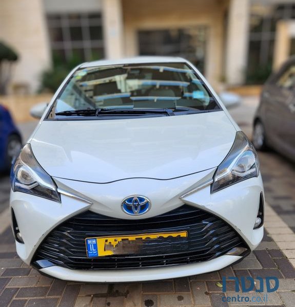 2018' Toyota Yaris טויוטה יאריס photo #1