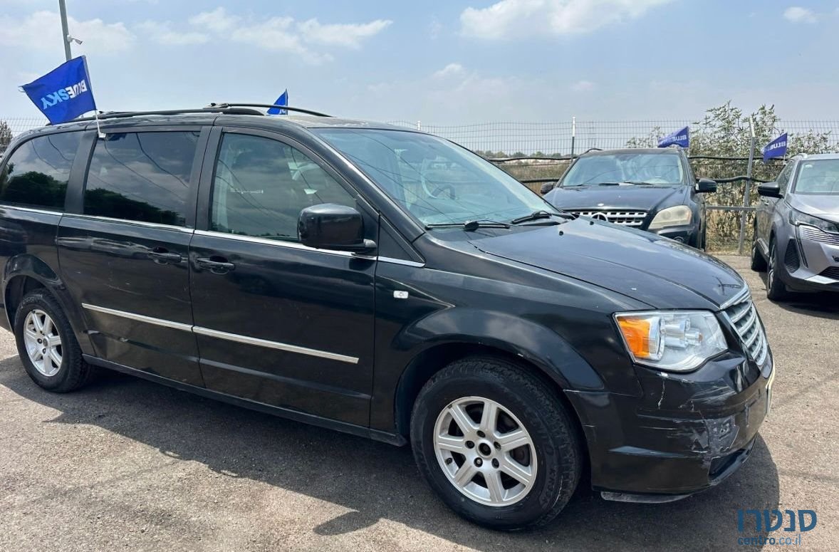 2011' Chrysler Grand Voyager קרייזלר גראנד וויאג'ר photo #1