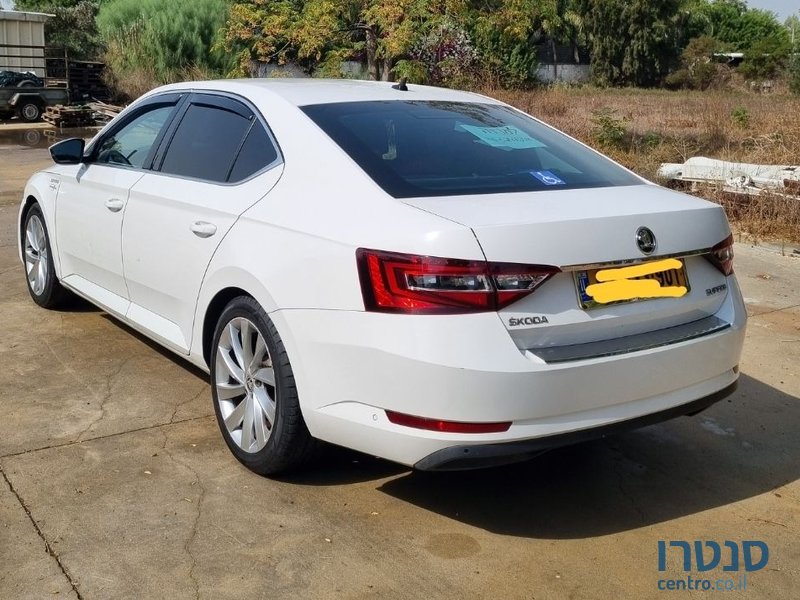 2019' Skoda Superb סקודה סופרב photo #3