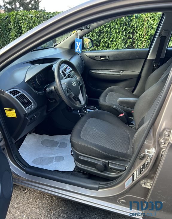 2013' Hyundai i20 יונדאי photo #4