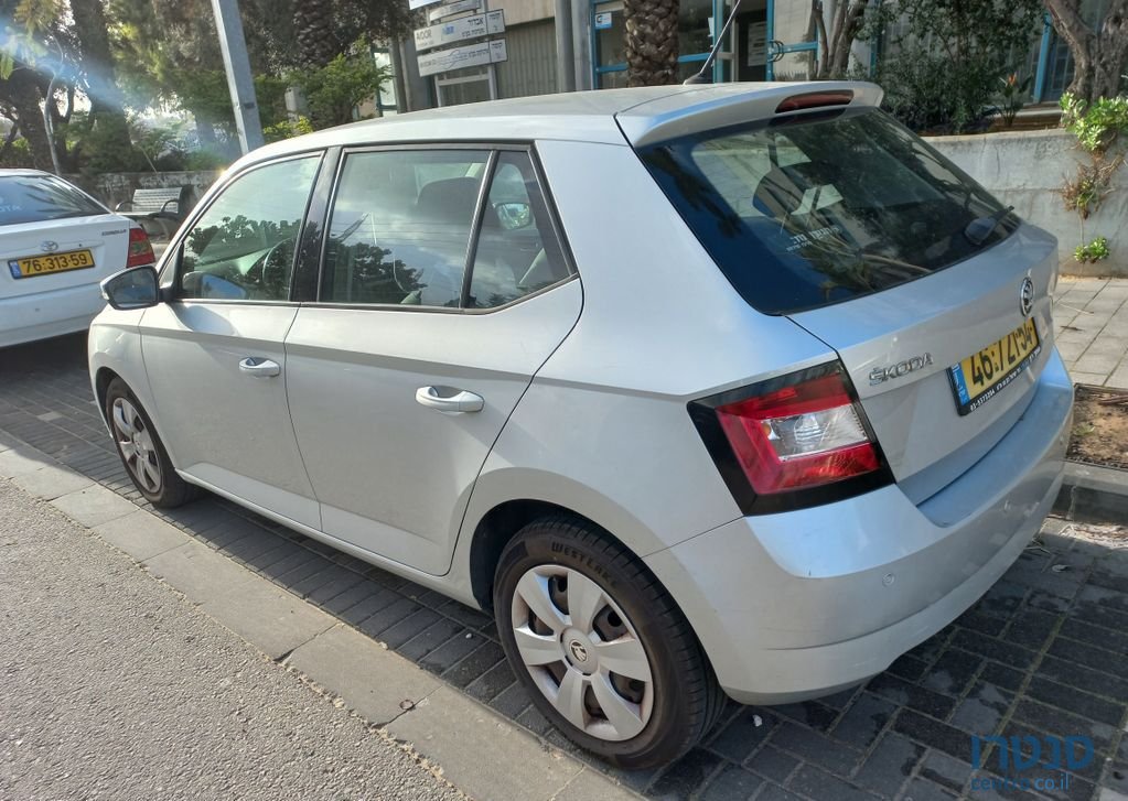 2015' Skoda Fabia סקודה פאביה photo #4
