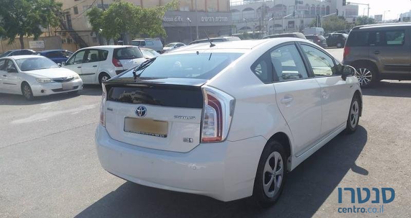 2015' Toyota Prius photo #2