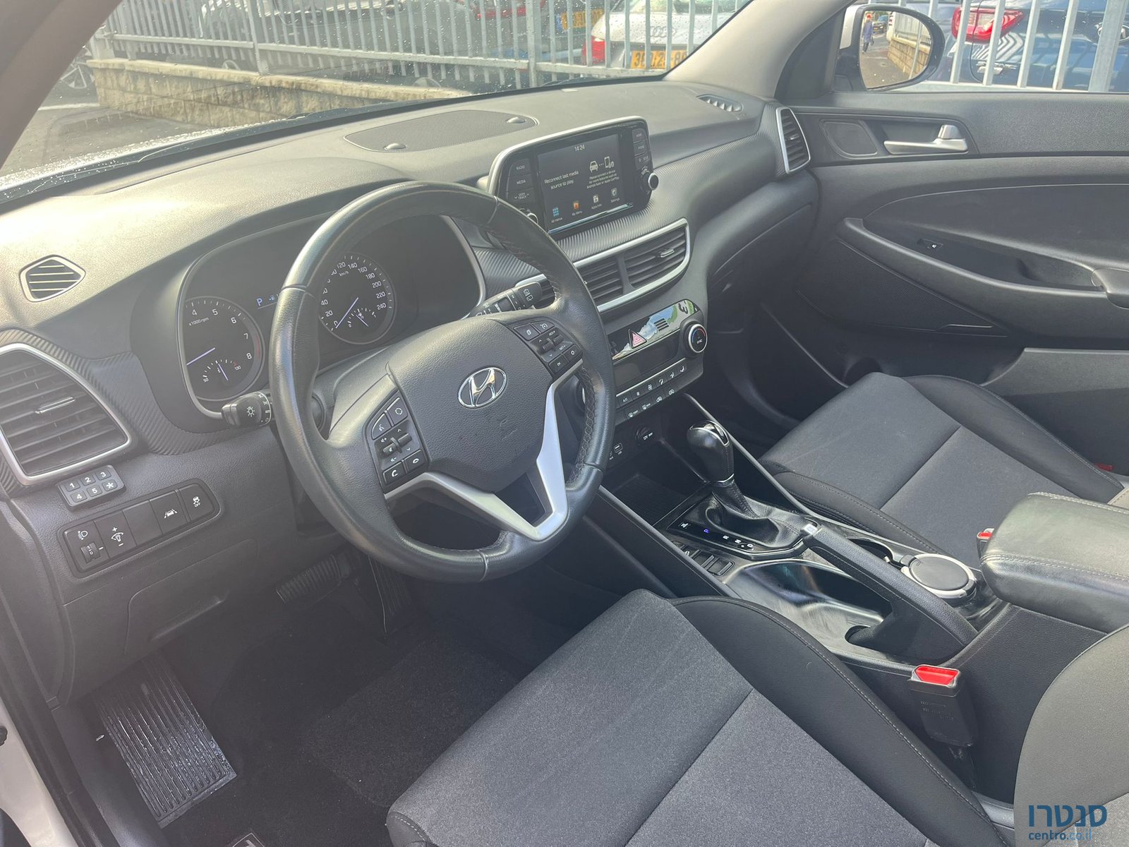 2021' Hyundai Tucson photo #2