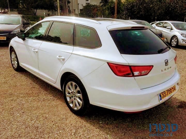 2015' SEAT Leon photo #2