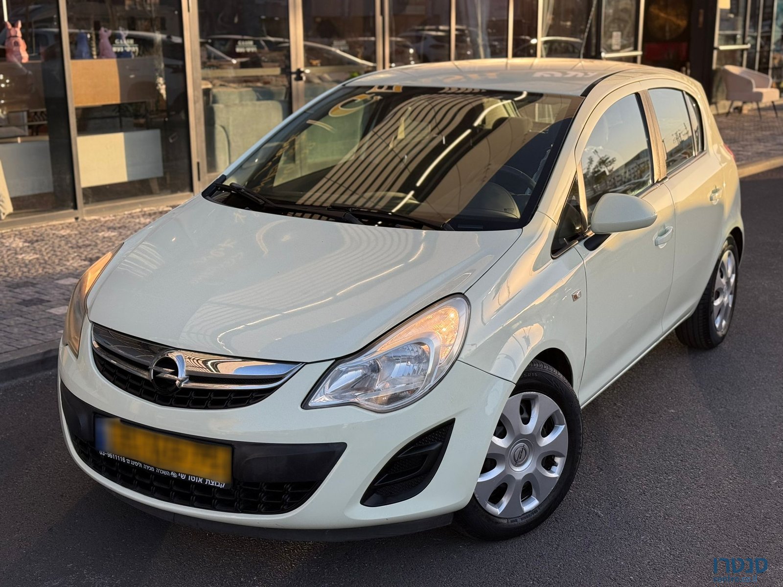 2013' Opel Corsa photo #5