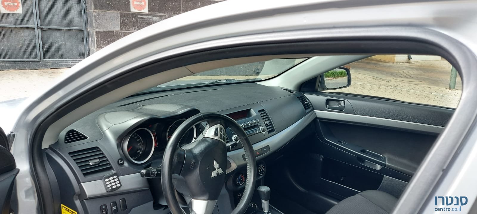 2010' Mitsubishi Lancer photo #4