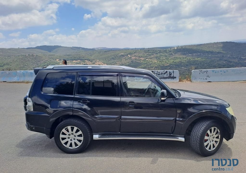 2008' Mitsubishi Pajero מיצובישי פג'רו photo #1