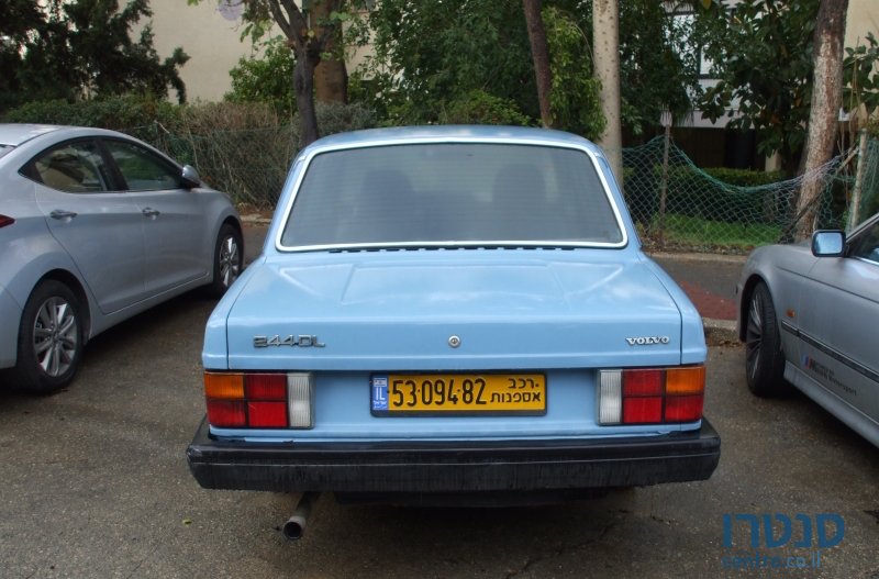 1982' Volvo 240 photo #2