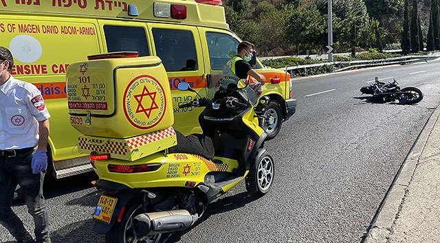 В результате аварии в Хайфе тяжело травмирован мотоциклист