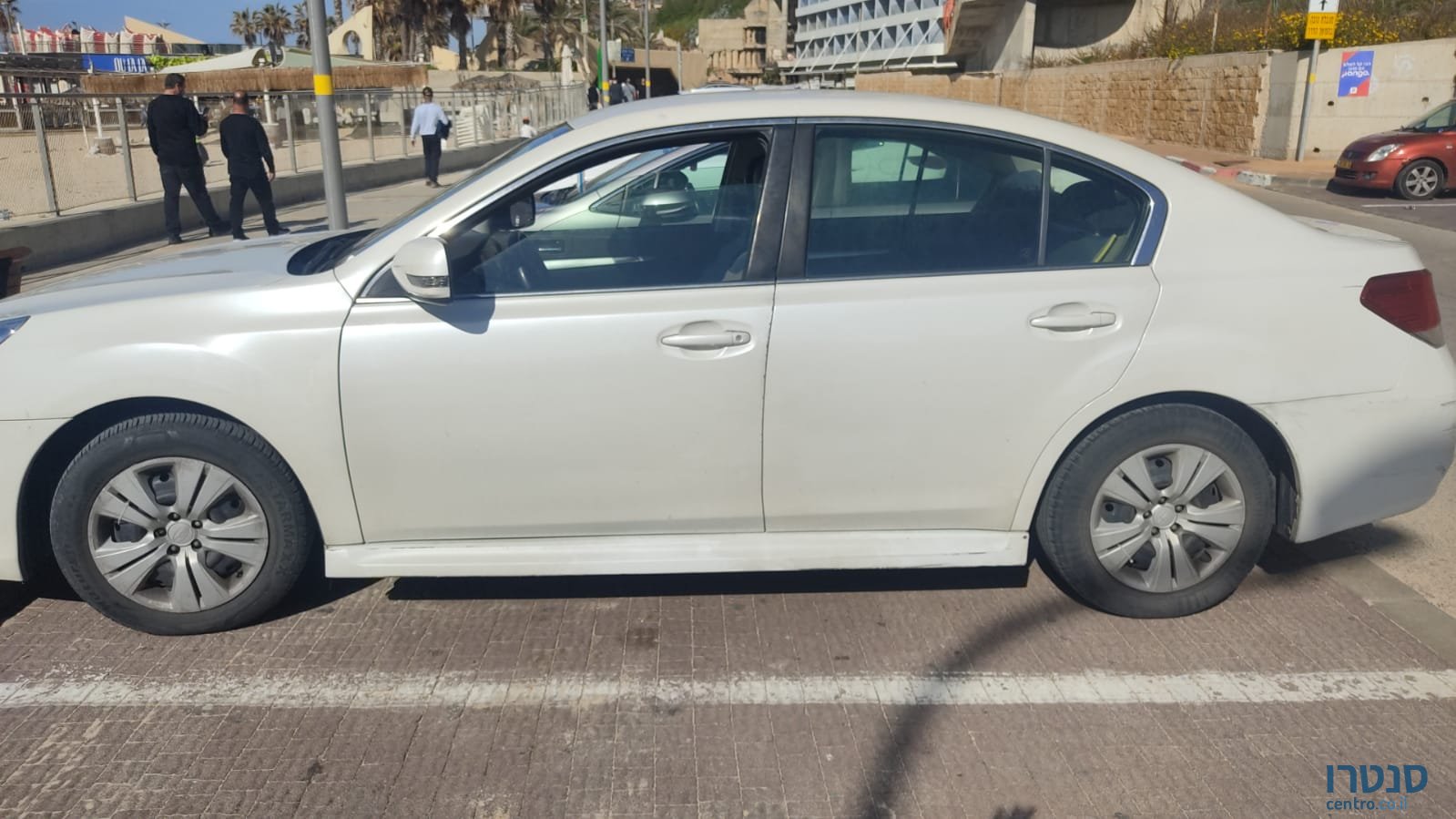 2011' Subaru B4 photo #2