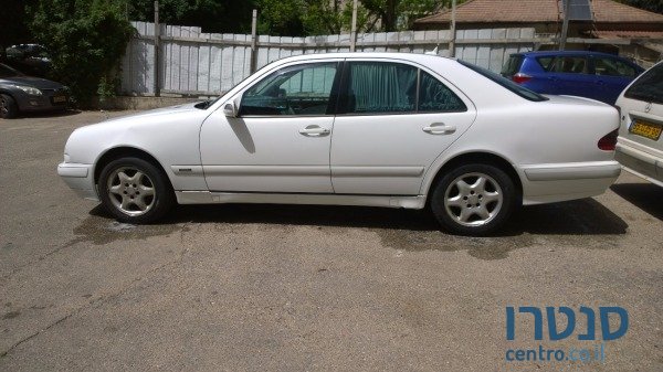 2000' Mercedes-Benz E-Class photo #1