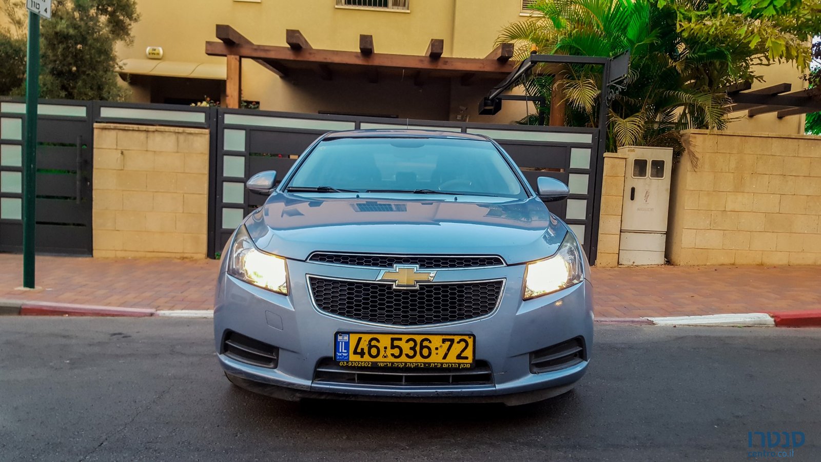 2010' Chevrolet Cruze photo #3