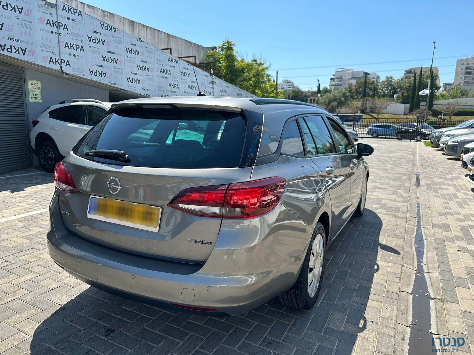 2015' Opel Astra photo #3