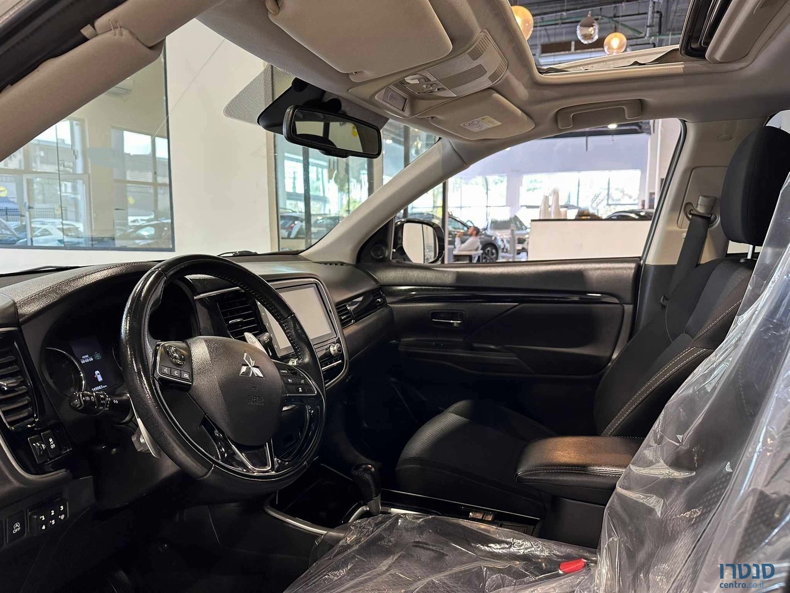 2021' Mitsubishi Outlander photo #5