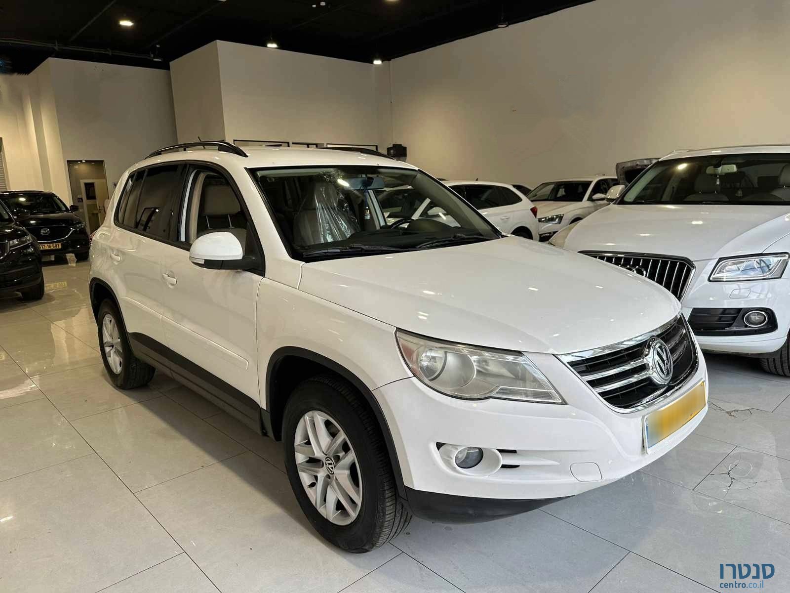 2009' Volkswagen Tiguan photo #2