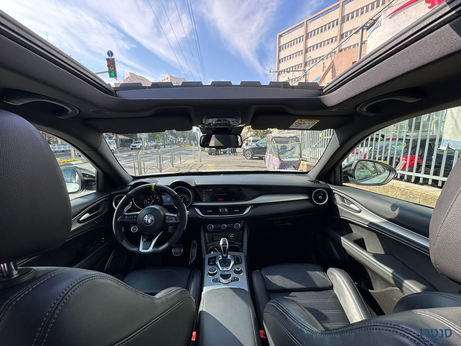 2023' Alfa Romeo photo #4