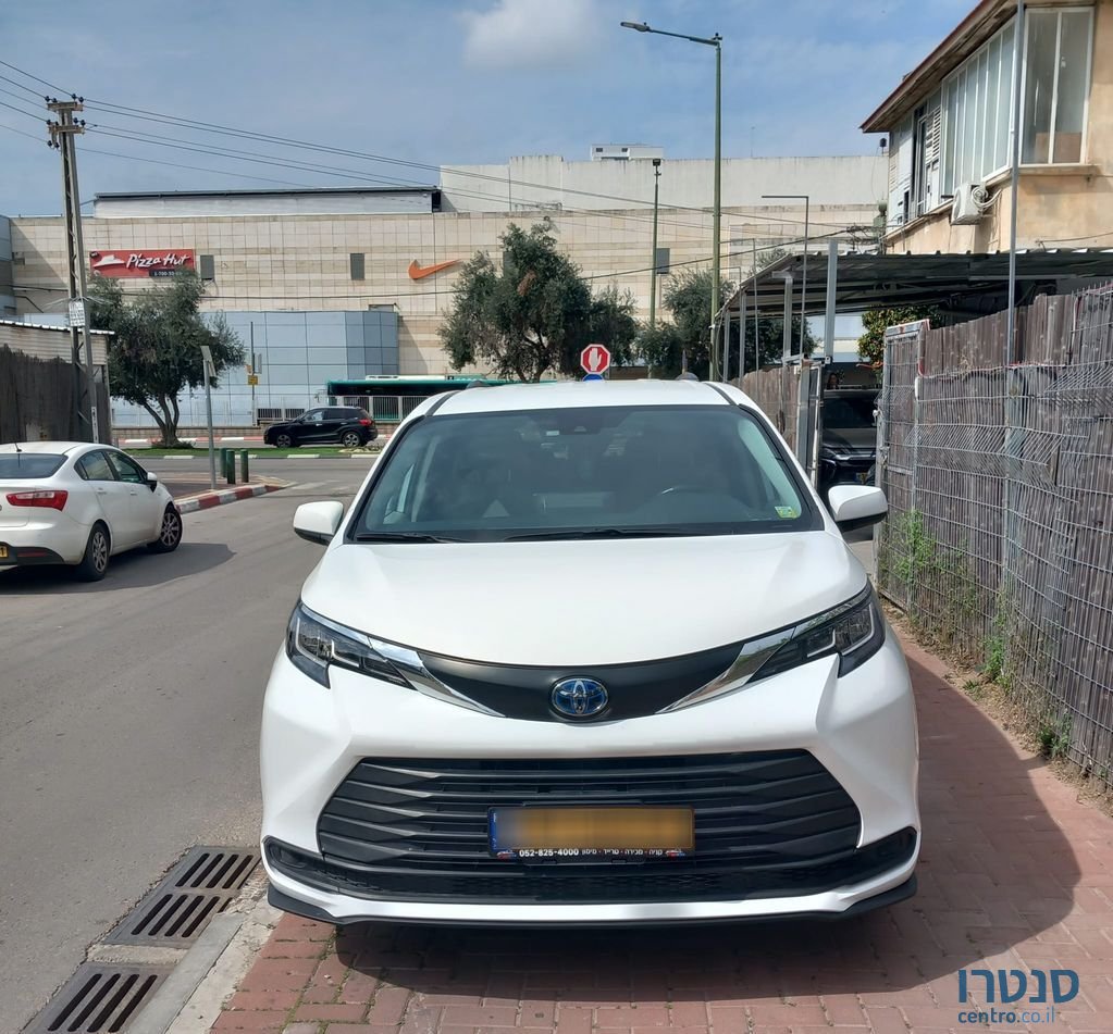 2022' Toyota Sienna טויוטה סיינה photo #3