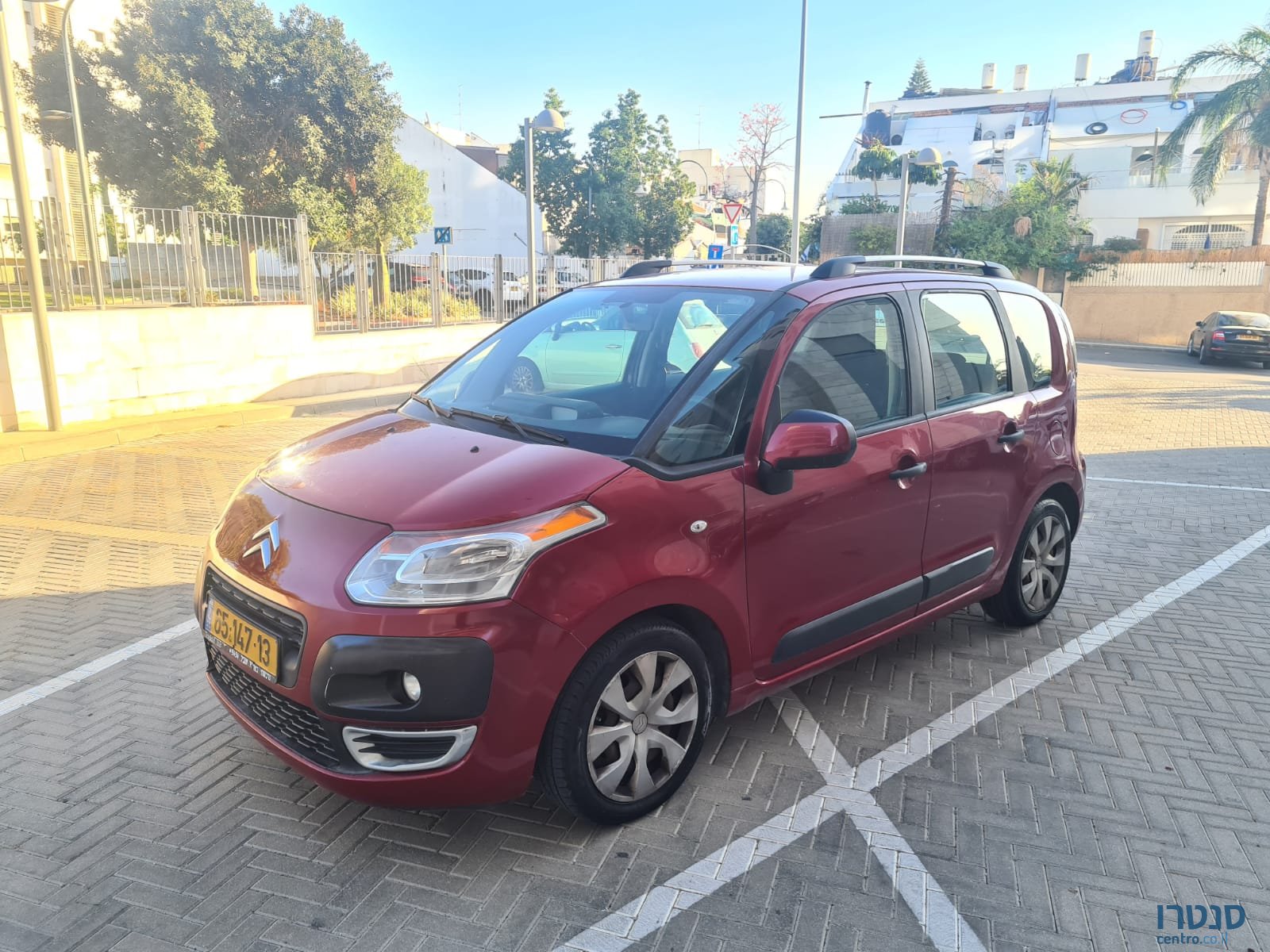 2012' Citroen C3 Picasso photo #4