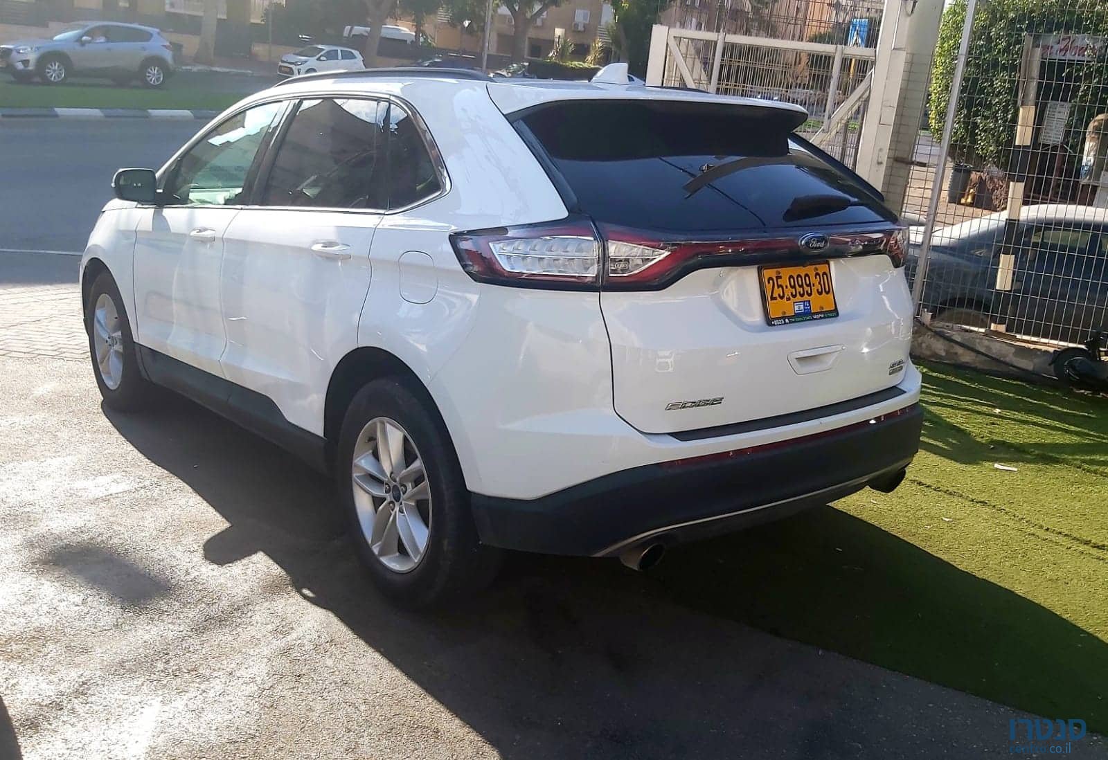 2017' Ford Edge photo #4