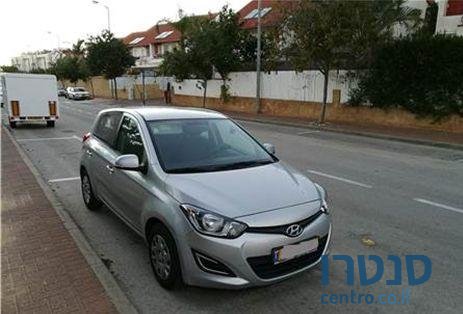 2014' Hyundai i20 אינספייר photo #1