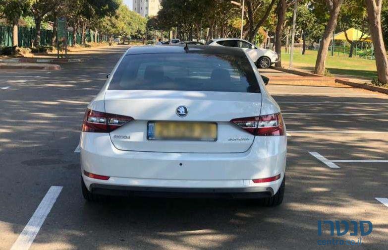 2016' Skoda Superb סקודה סופרב photo #2