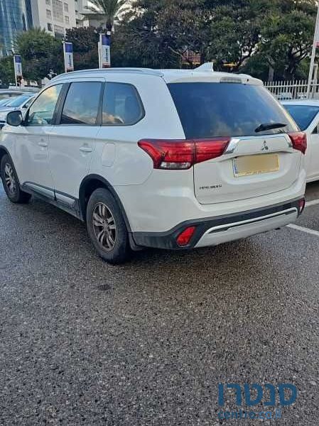 2020' Mitsubishi Outlander מיצובישי אאוטלנדר photo #3