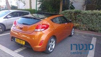 2012' Hyundai Veloster photo #3