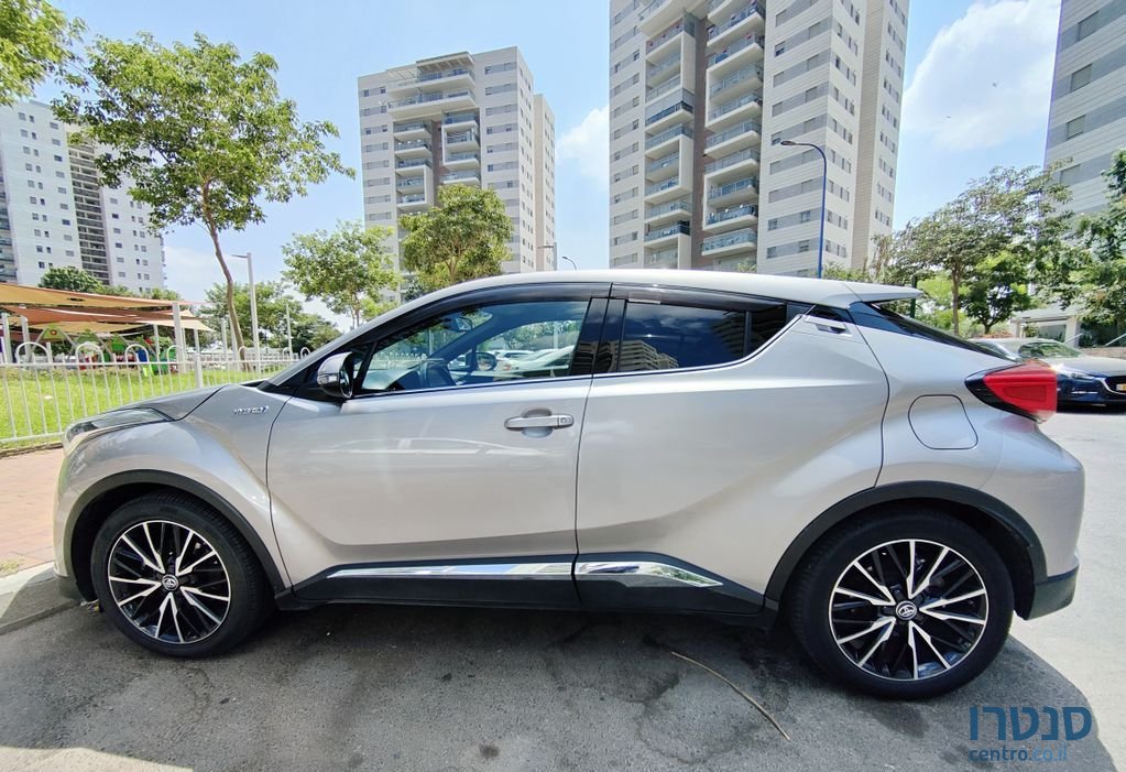 2018' Toyota C-HR טויוטה photo #1