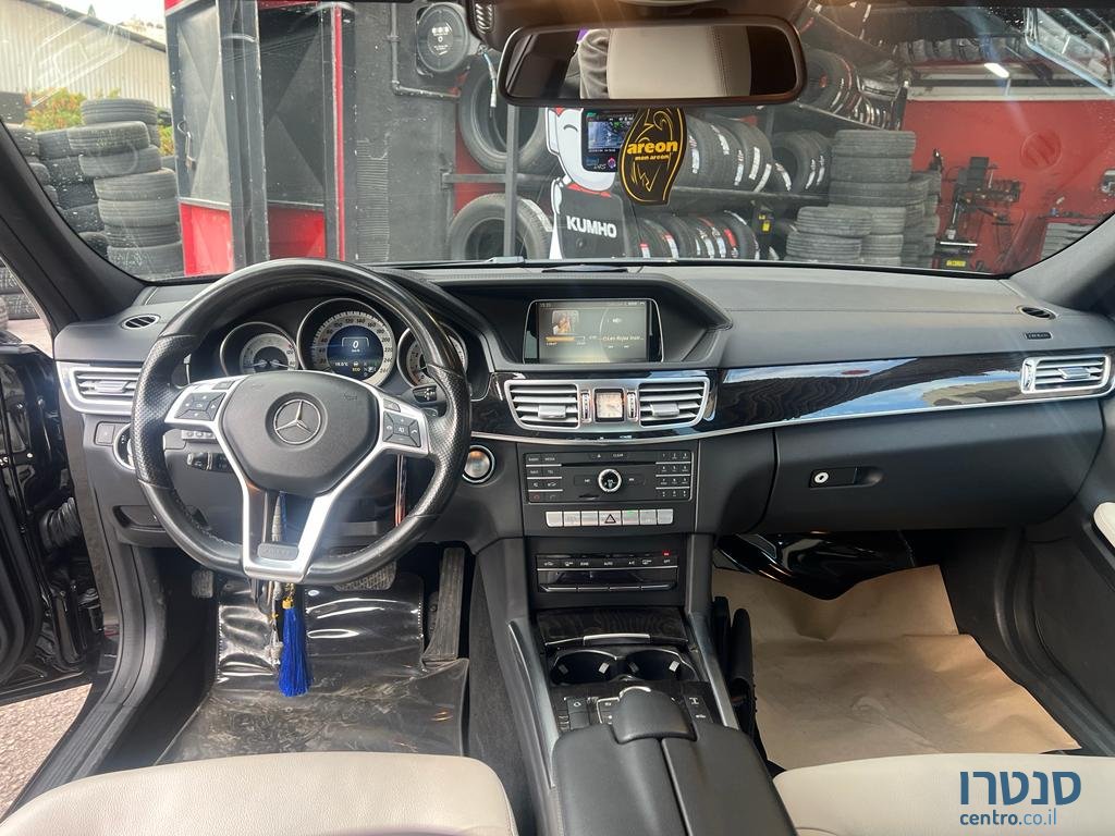 2015' Mercedes-Benz 400E photo #2